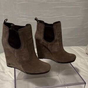Tory Burch Brown Wedge Ankle Boots in Brown Suede Size 10